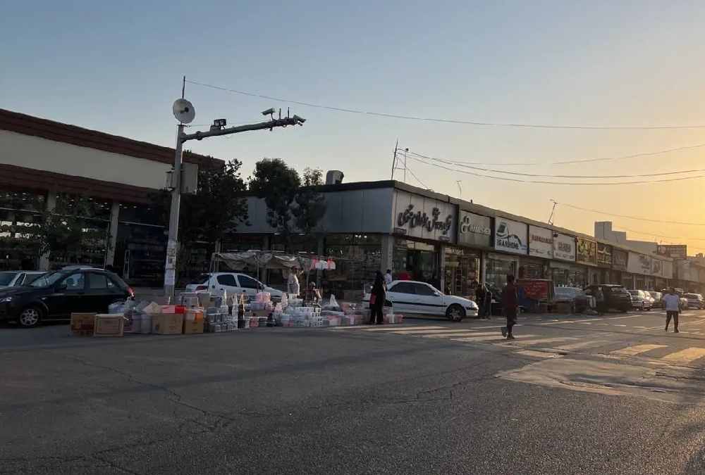خیابان بازار صالح آباد بهعنوان یکی از مراکز خرید ارزان در تهران